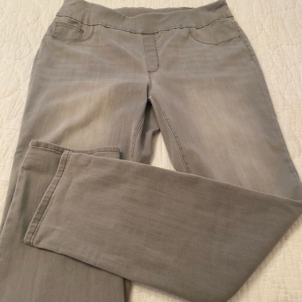 Grey jeggings , ankle length..excellent shape